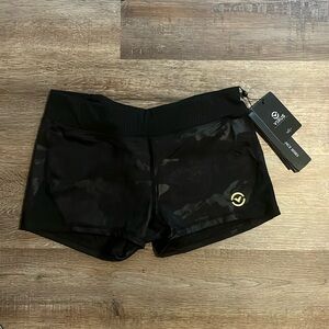 Virus Camo Shorts Size L
